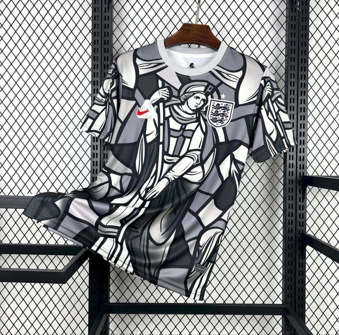 חולצת ספיישל אנגליה palace x